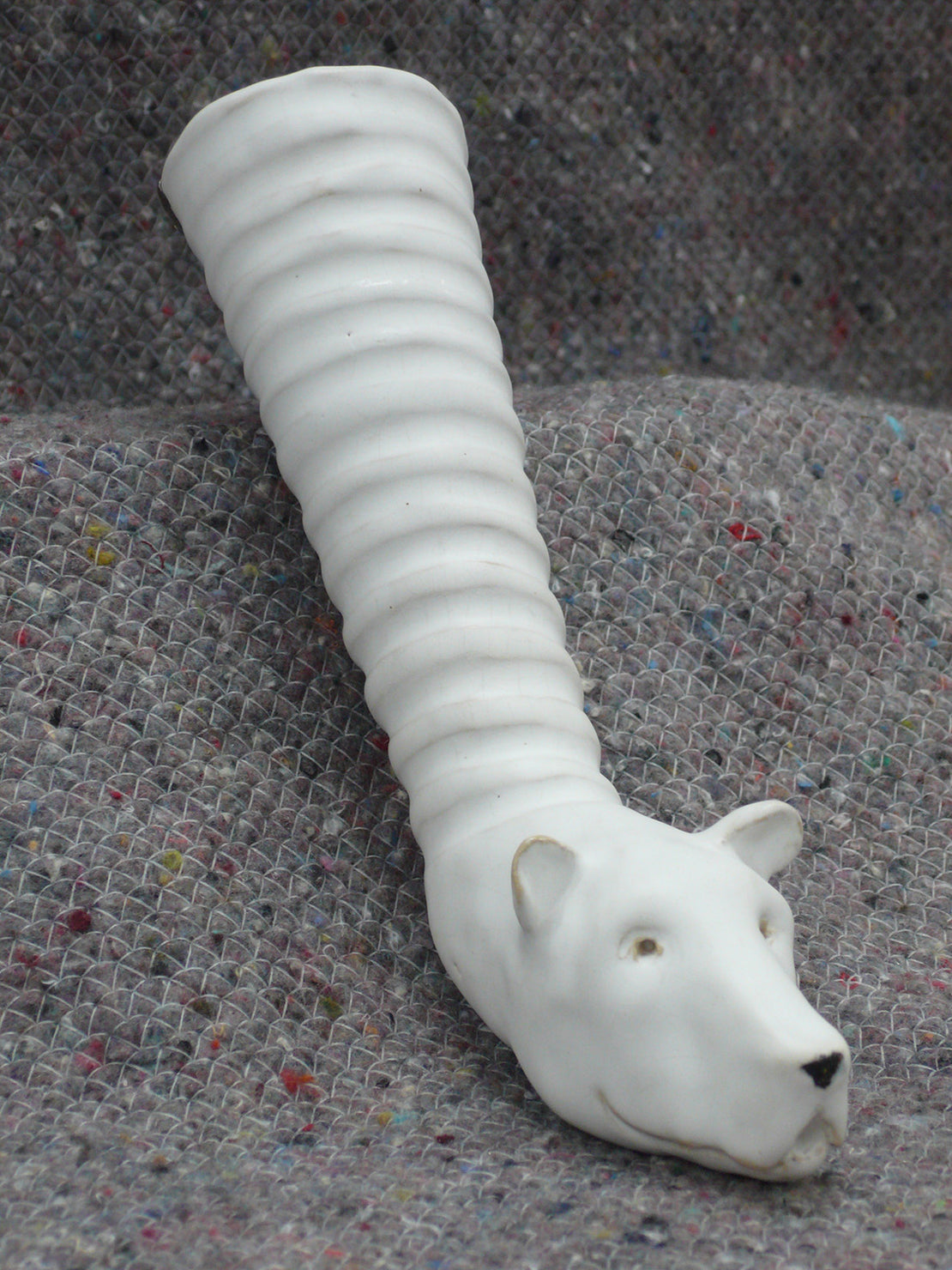 Bear rhyton