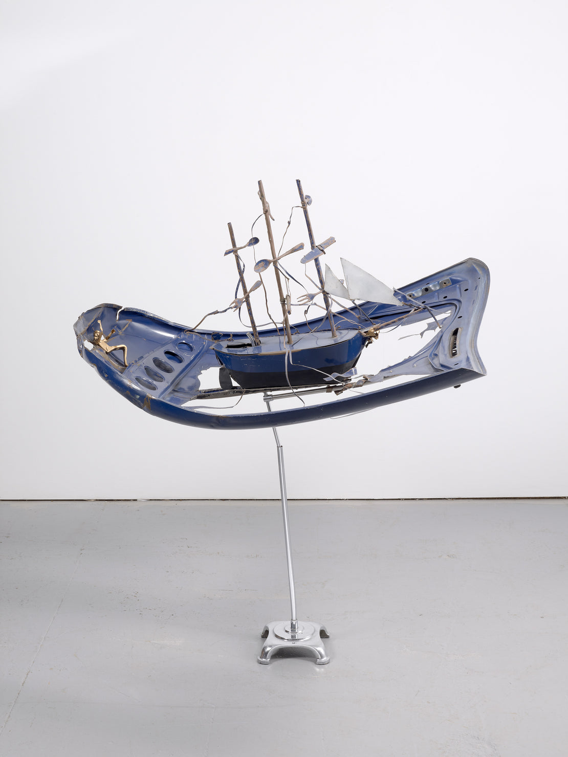 Ship of Fools, Figure of Gold