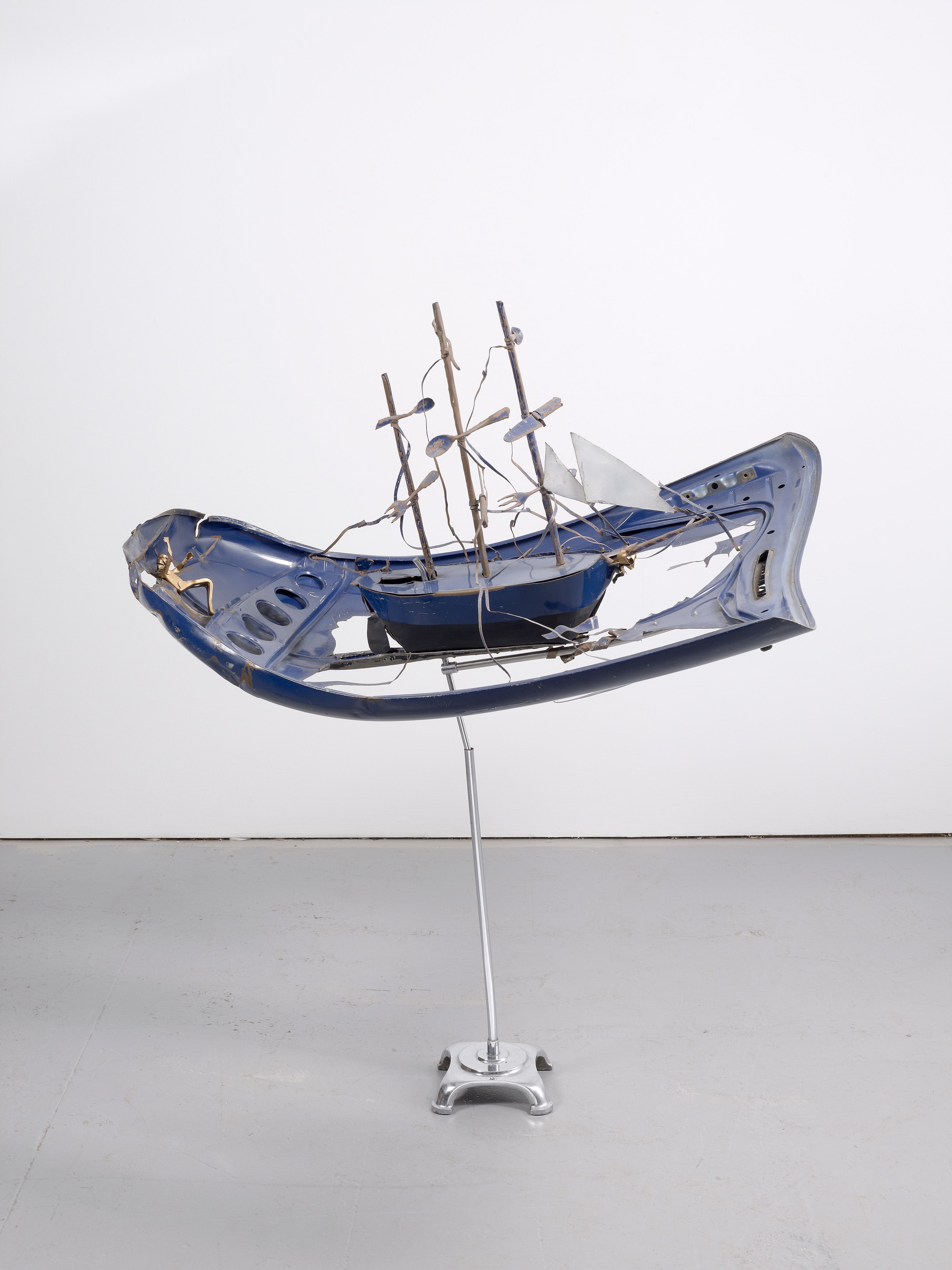 Ship of Fools, Figure of Gold
